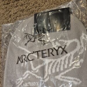 Arc'teryx Light Gray Knit Beanie